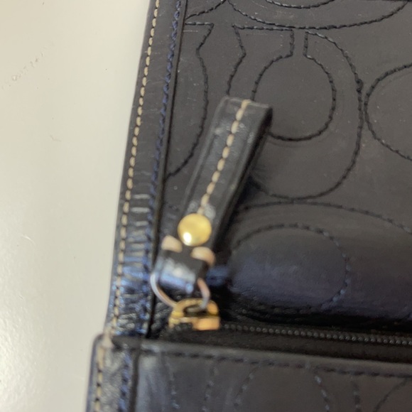 Coach signature trifold wallet - Picture 7 of 13